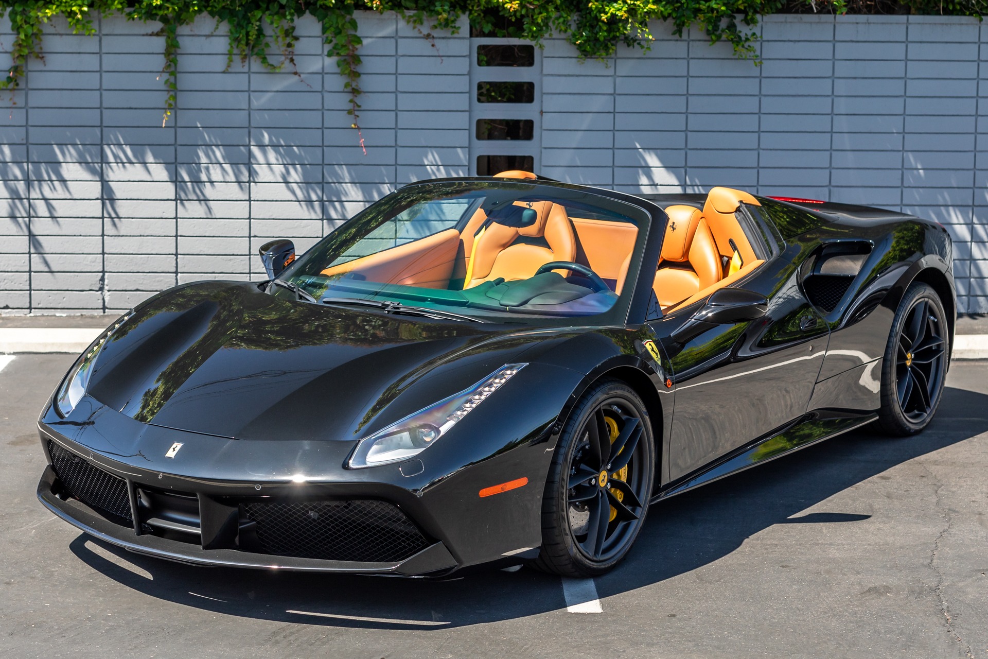 used-2019-ferrari-488-spider-ilusso-palm-beach-stock-237983