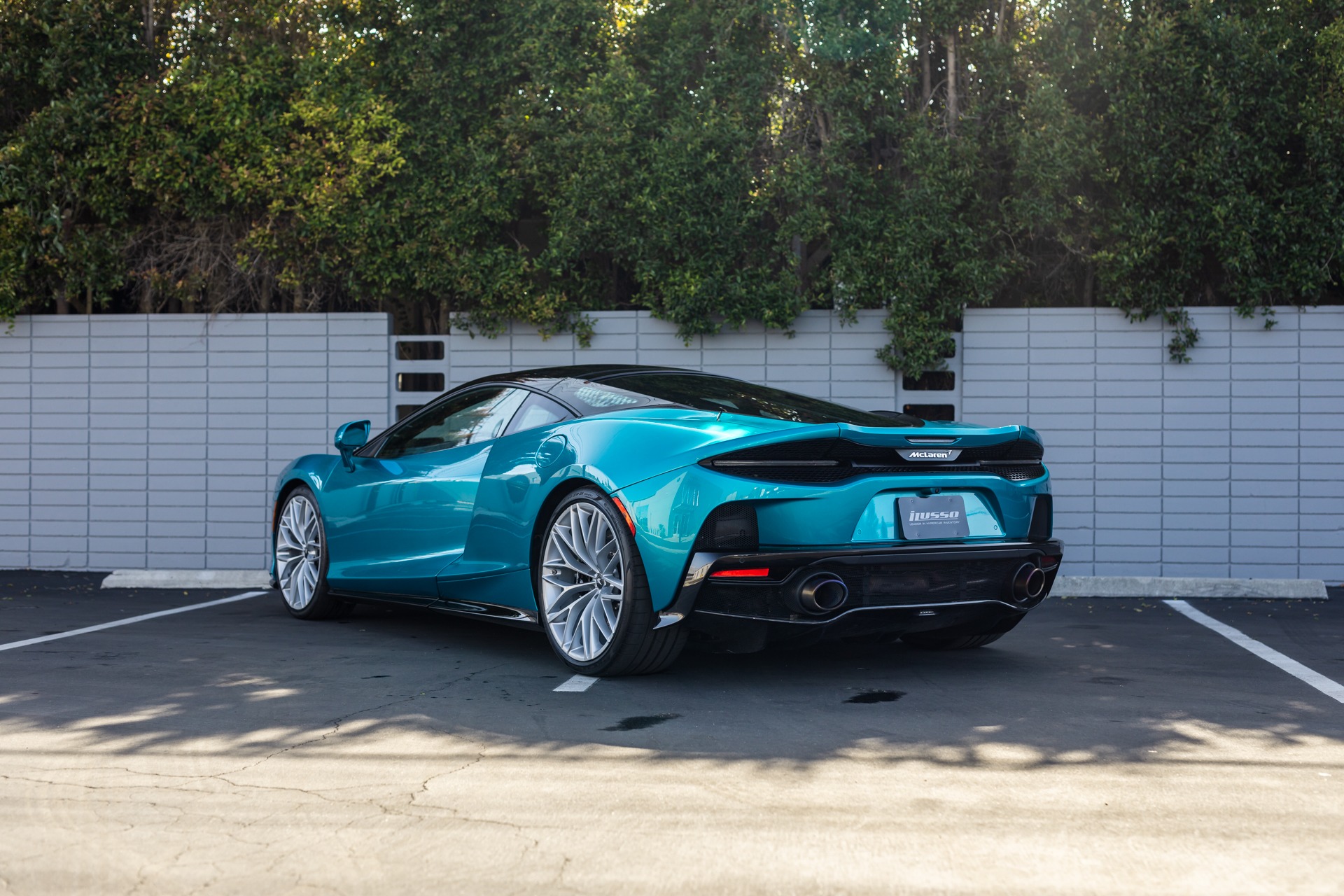 2021 Mclaren GT photo 2