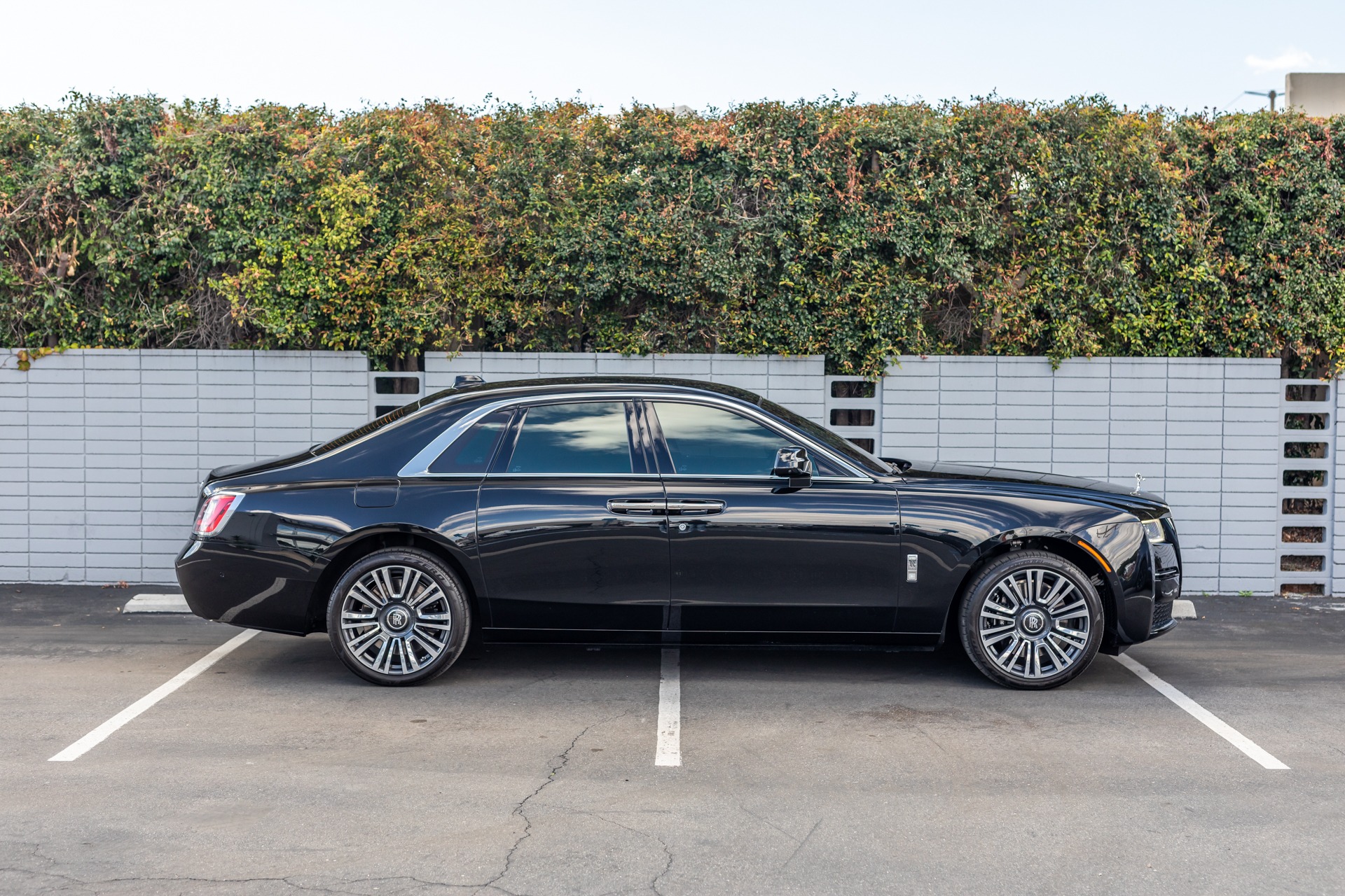 Used 2022 Rolls-Royce Ghost for sale Sold at iLusso Palm Beach in Boynton Beach FL 33426 3