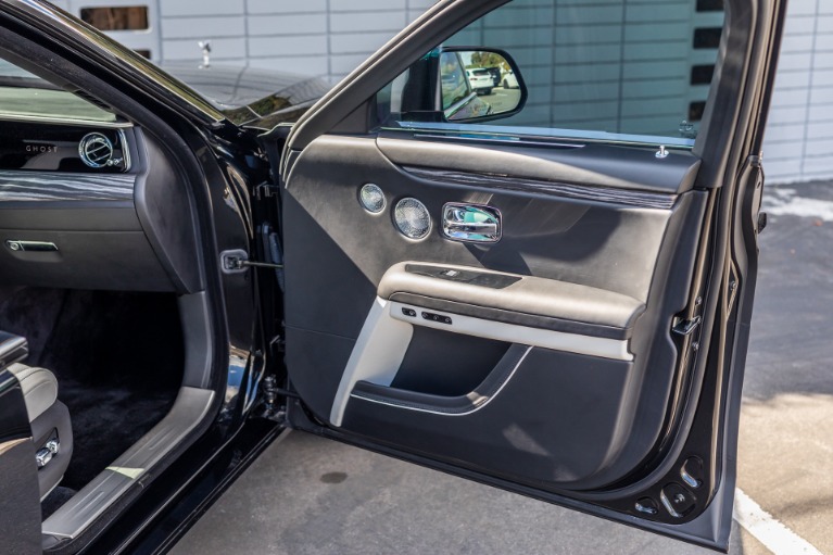 Used 2022 Rolls-Royce Ghost for sale Sold at iLusso Palm Beach in Boynton Beach FL 33426 36