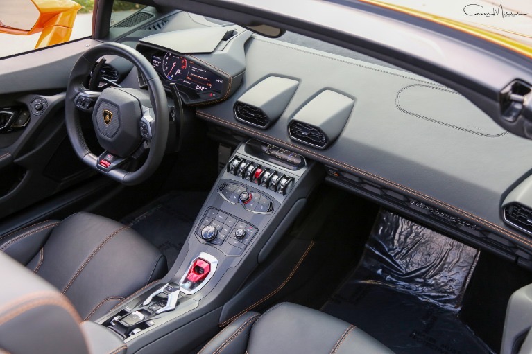 2016 Lamborghini Huracan LP 610-4 Spyder photo 4