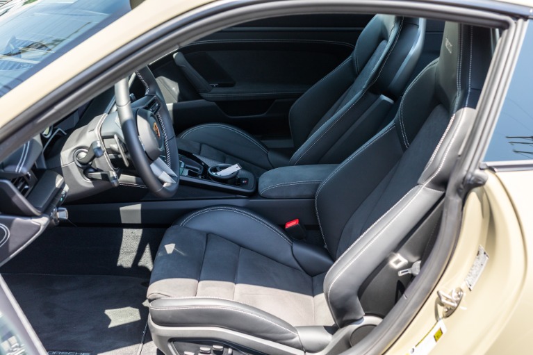Used 2024 Porsche 911 Dakar for sale Sold at iLusso Palm Beach in Boynton Beach FL 33426 44