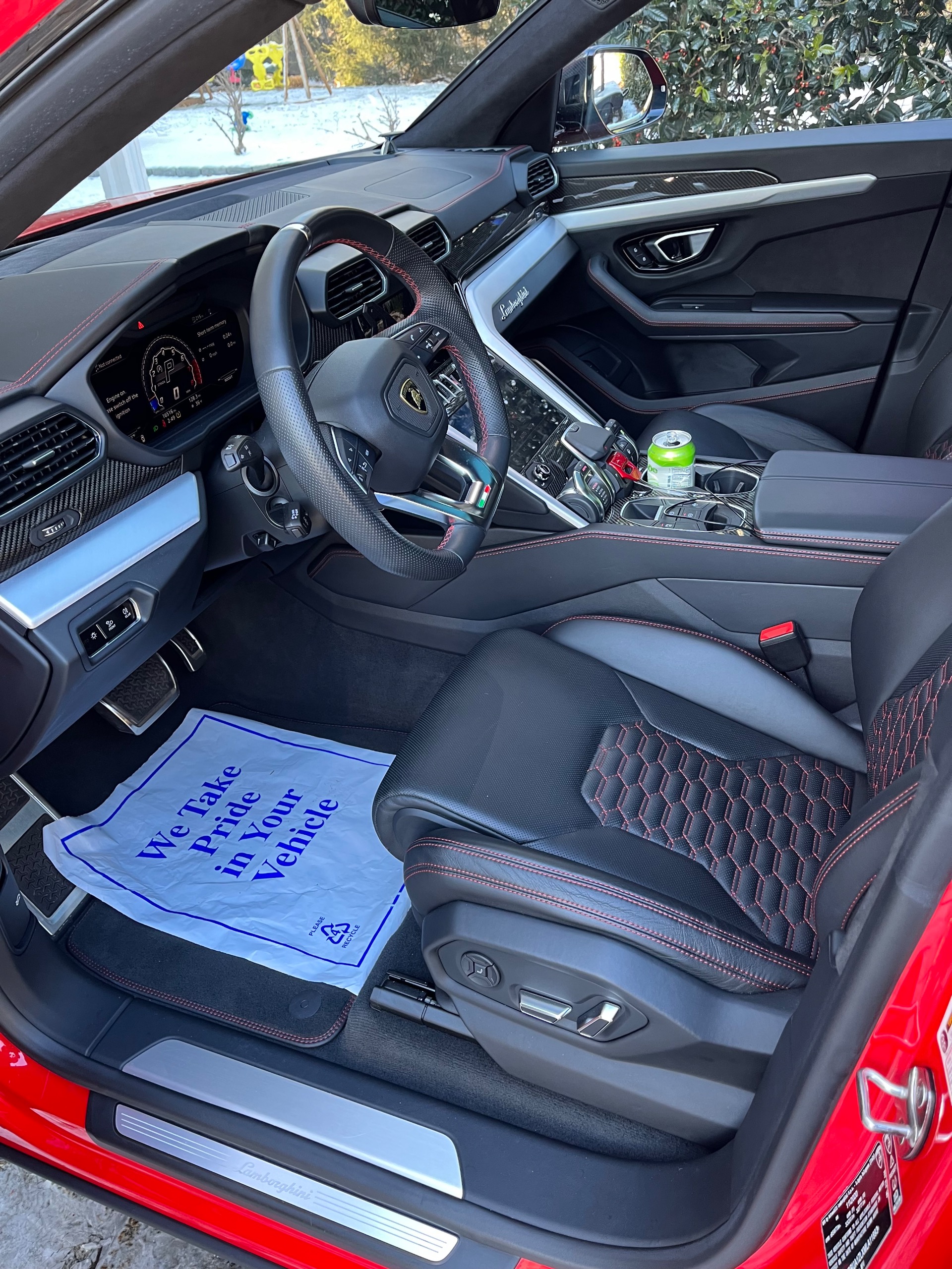 2021 Lamborghini Urus photo 3