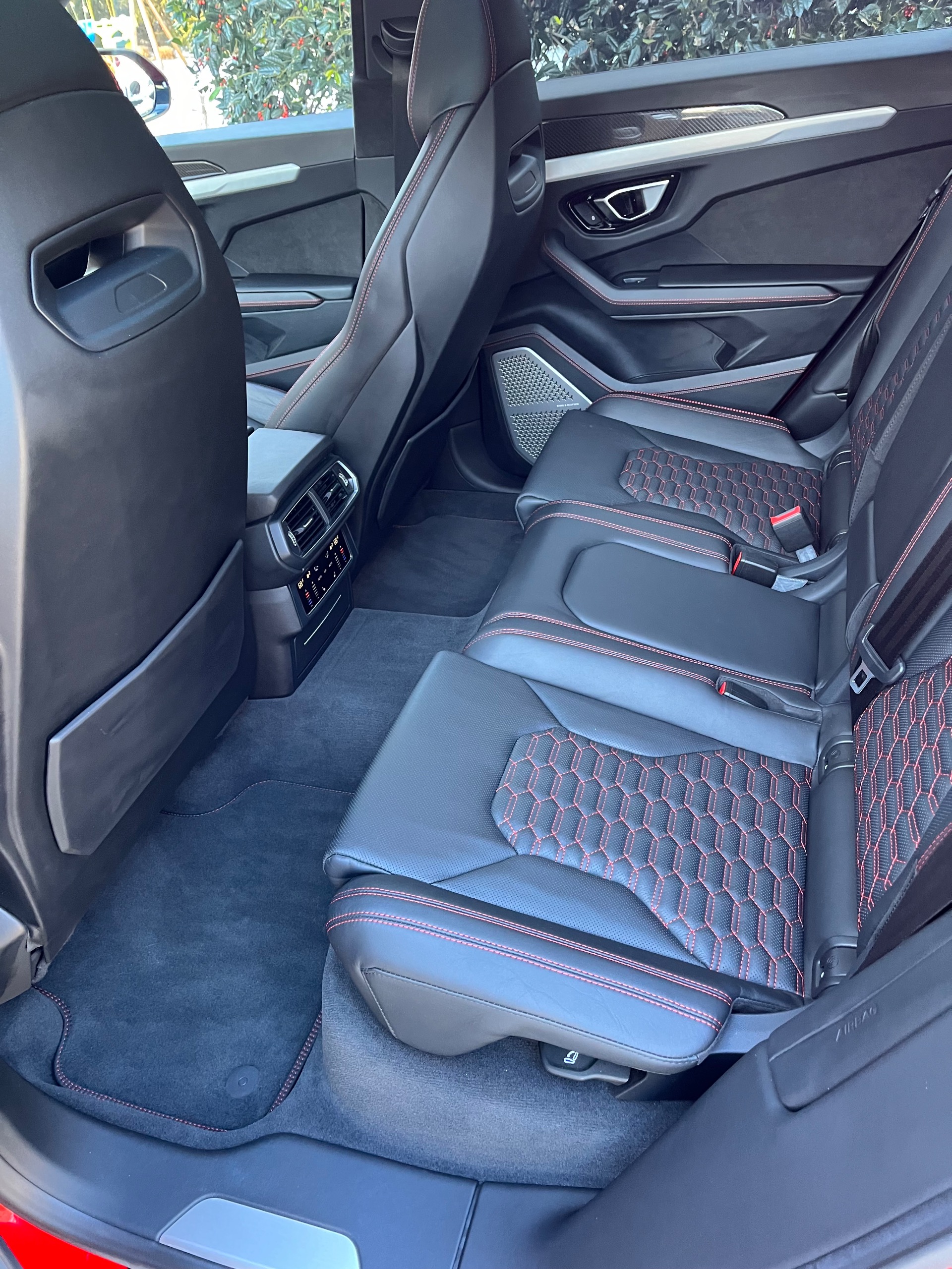 2021 Lamborghini Urus photo 4