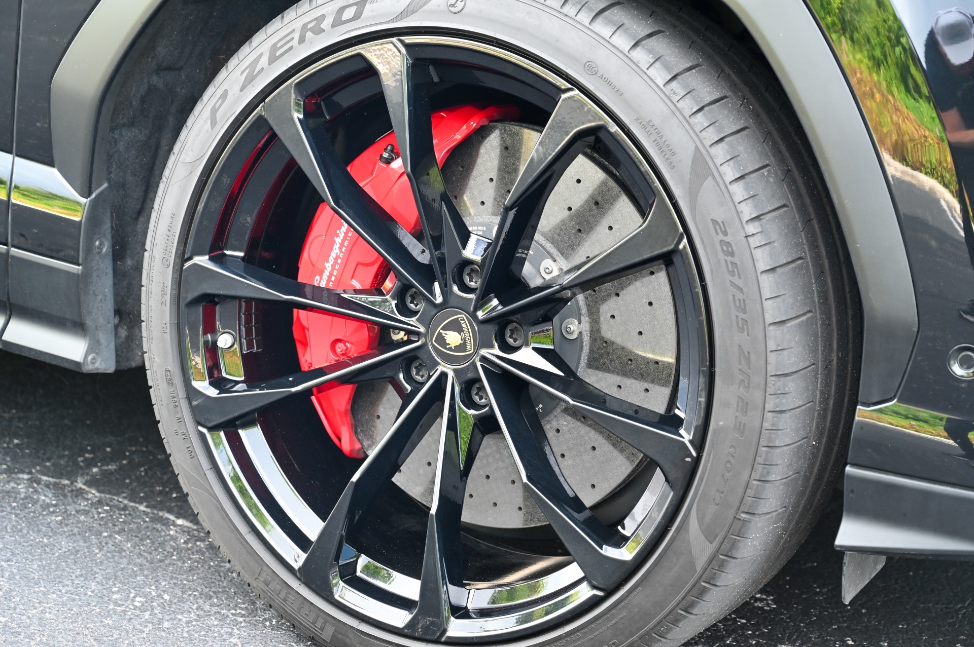 2020 Lamborghini Urus Base photo 4