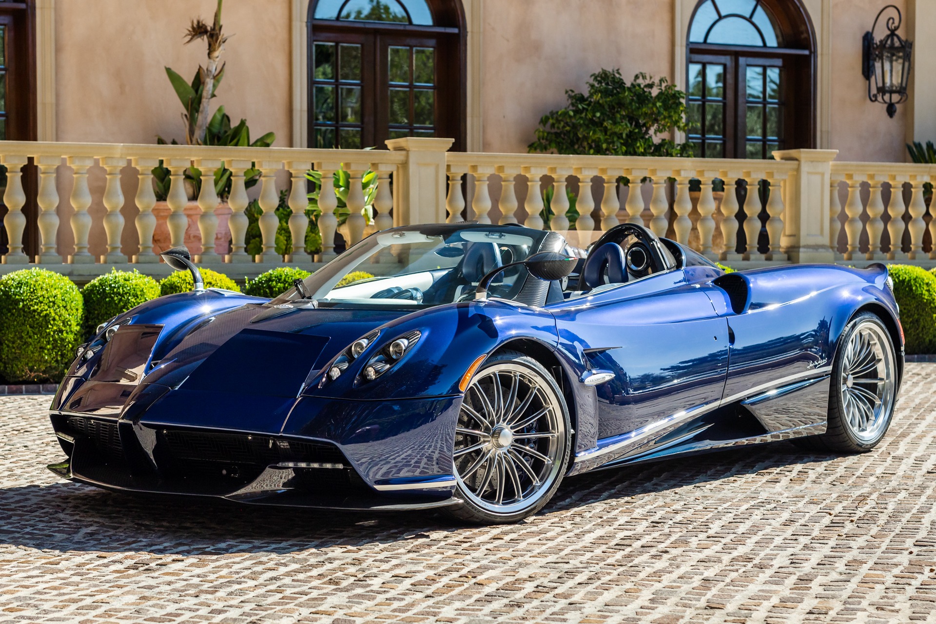Pagani Huayra Roadster ダークブルー Pagani Huayra Roadster ダークブルー Look at this gorgeous
