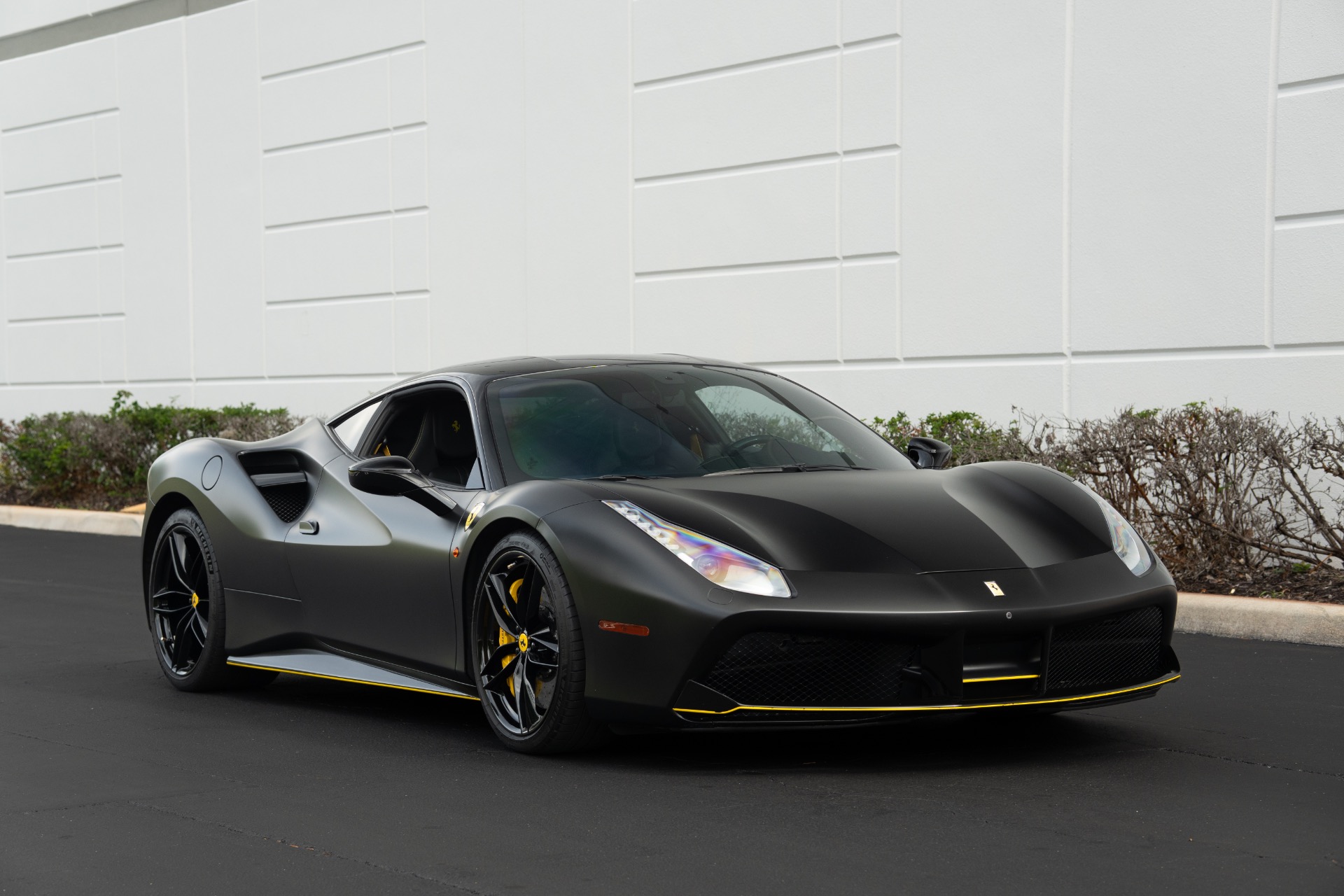 2016 Ferrari 488 GTB photo 2