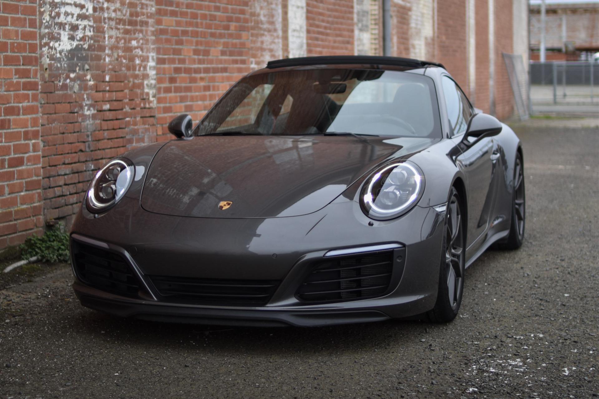 2017 Porsche 911 4S photo 2