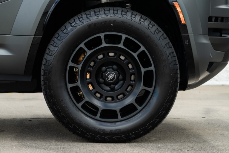 Used 2025 Land Rover Defender 110 OCTA Edition One for sale Sold at iLusso Palm Beach in Boynton Beach FL 33426 19