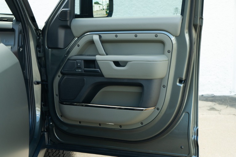 Used 2025 Land Rover Defender 110 OCTA Edition One for sale Sold at iLusso Palm Beach in Boynton Beach FL 33426 28