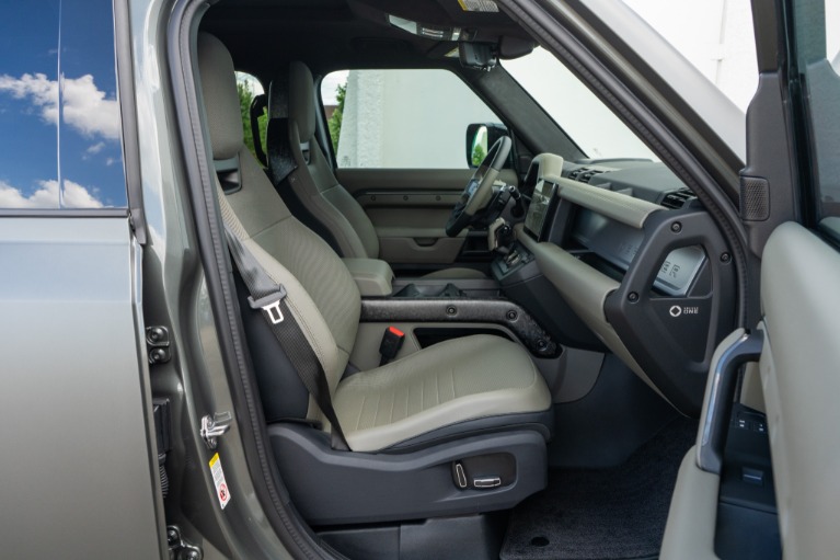 Used 2025 Land Rover Defender 110 OCTA Edition One for sale Sold at iLusso Palm Beach in Boynton Beach FL 33426 31