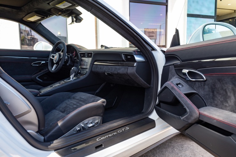 Used 2019 Porsche 911 for sale Sold at iLusso Palm Beach in Boynton Beach FL 33426 32