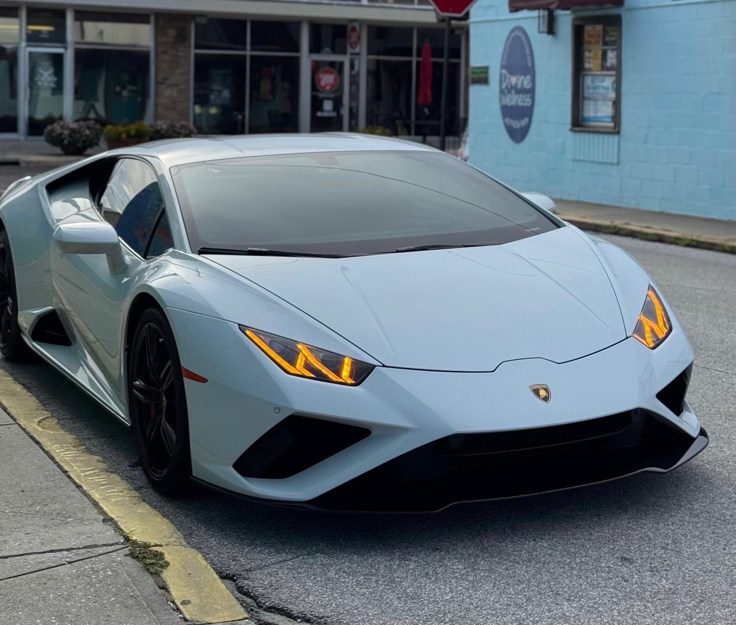 2020 Lamborghini Huracan Evo Coupe photo 3