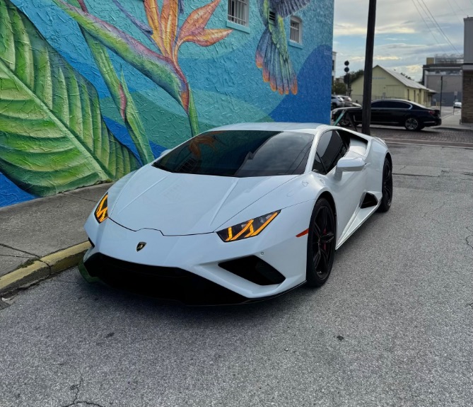 2020 Lamborghini Aventador SVJ Roadster photo 3