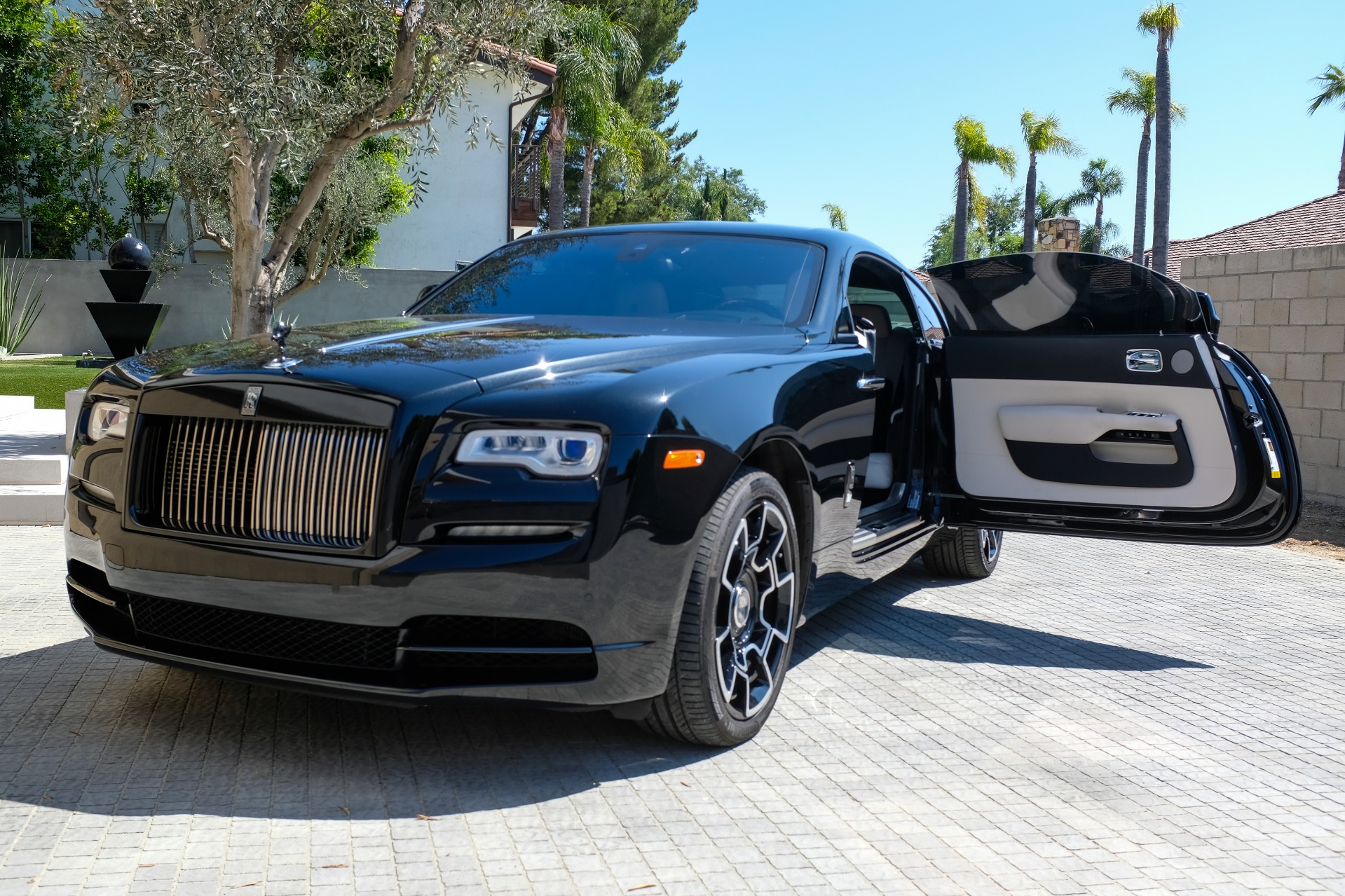 2017 Rolls Royce Wraith RR5 photo 3