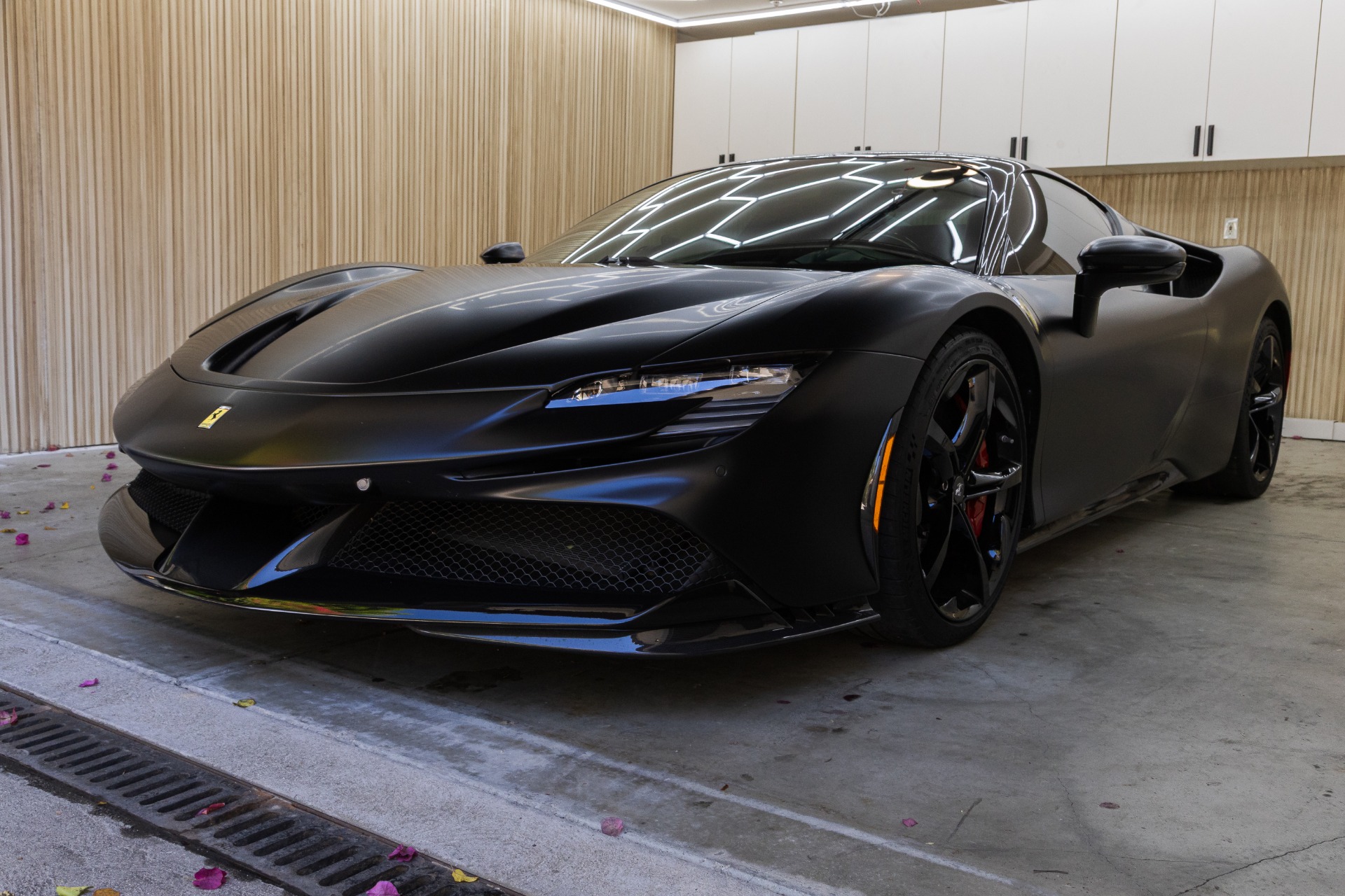 2021 Ferrari SF90 Stradale photo 3