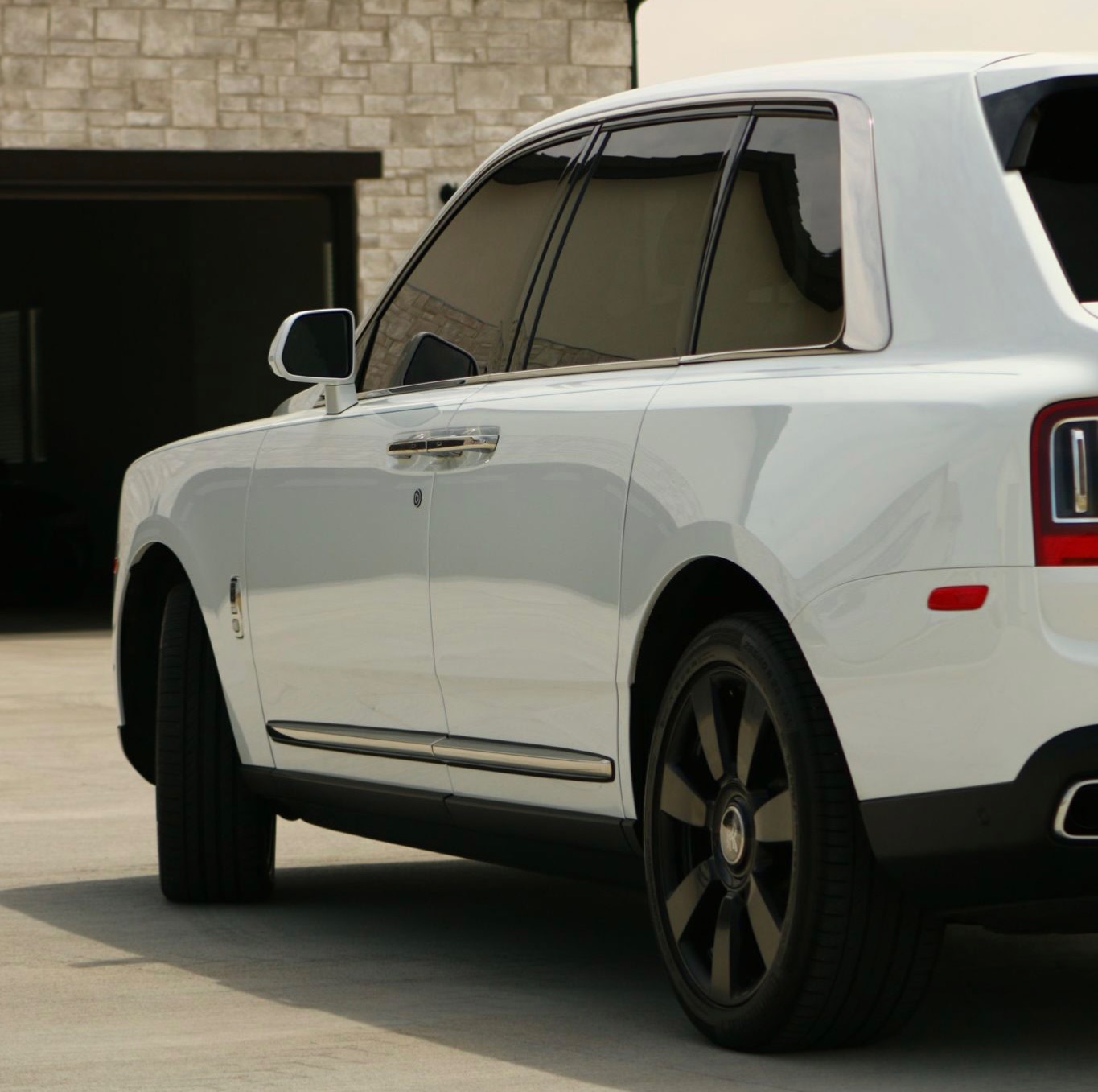 2019 Rolls Royce Cullinan RR31 photo 3