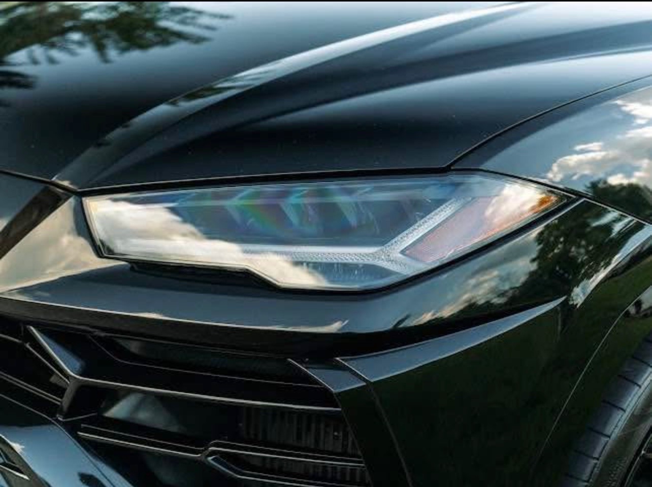 2020 Lamborghini Urus photo 3