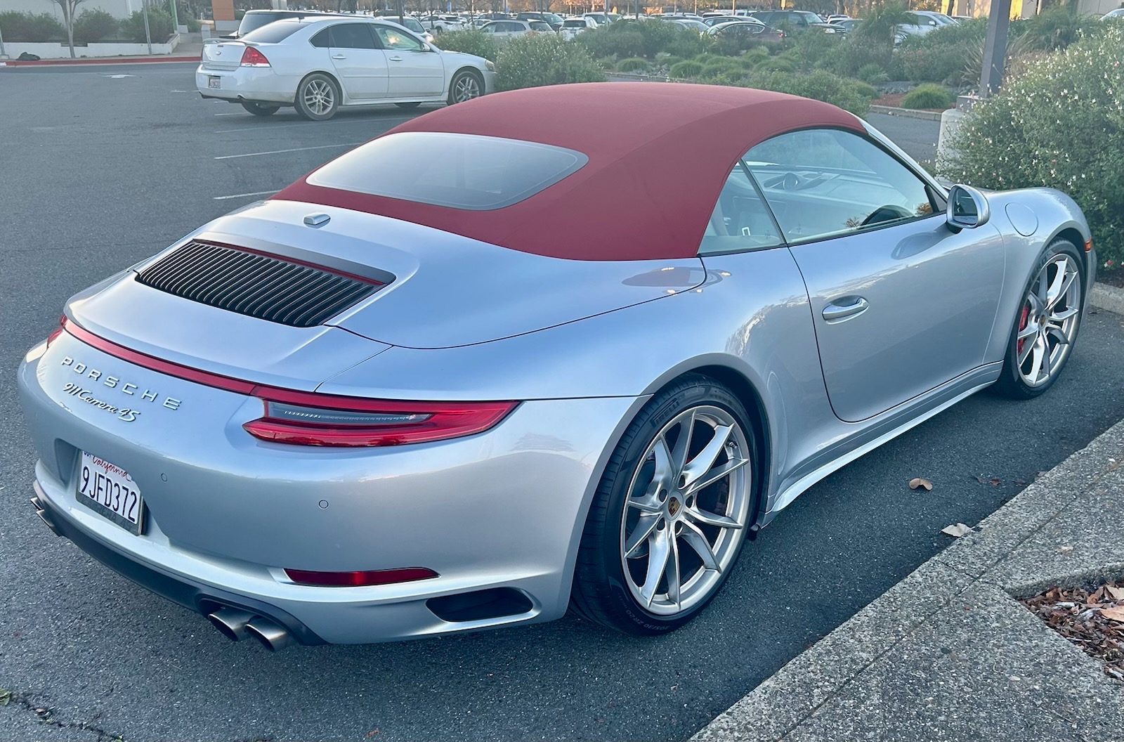 2017 Porsche 911 4S photo 2