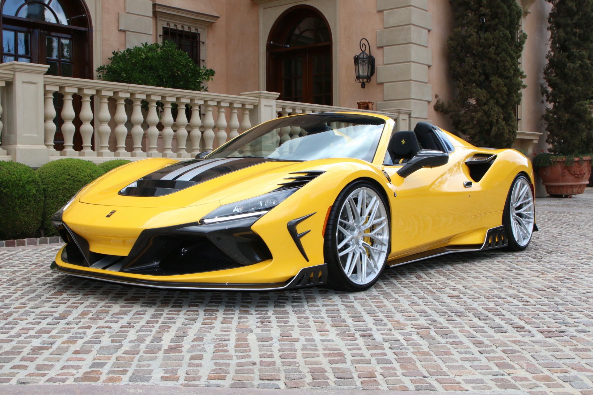 2021 Ferrari F8 Spider photo 2