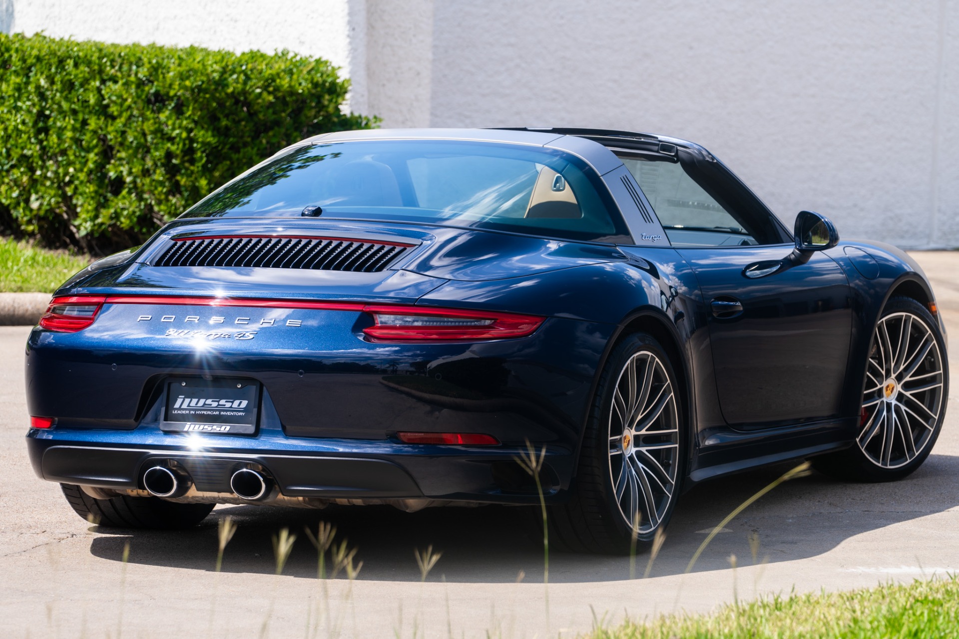 2019 Porsche 911 Targa 4S photo 2