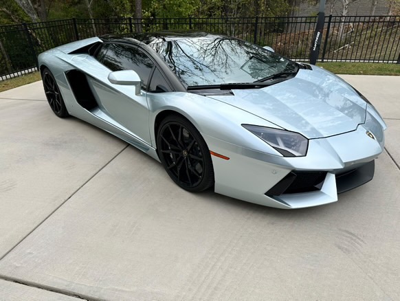 2013 Lamborghini Aventador LP 700-4 photo 2