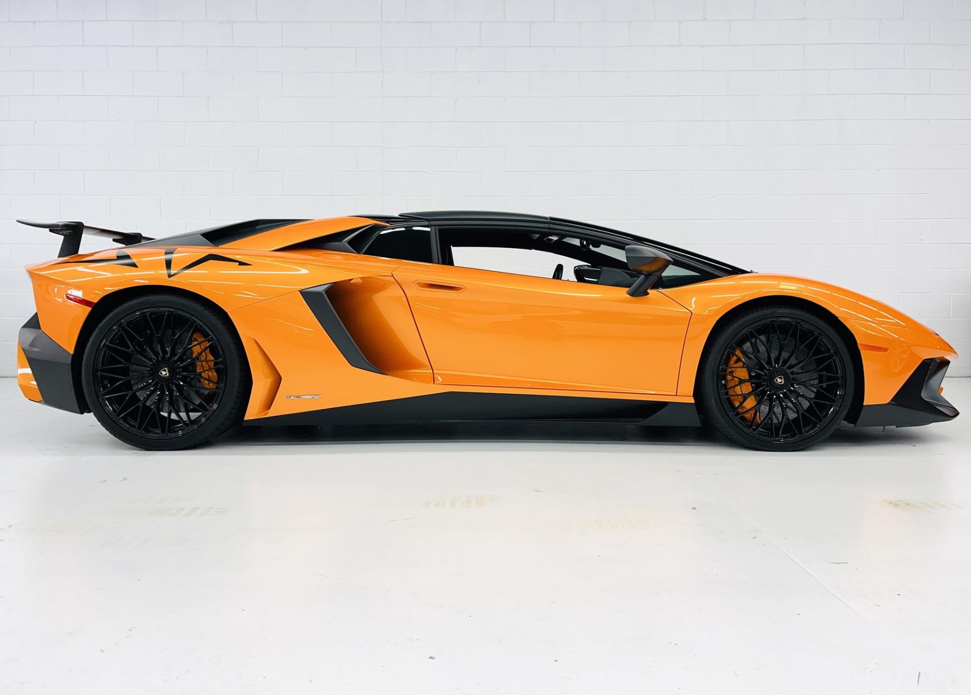 Used 2017 Lamborghini Aventador LP 750-4 SV For Sale (Sold
