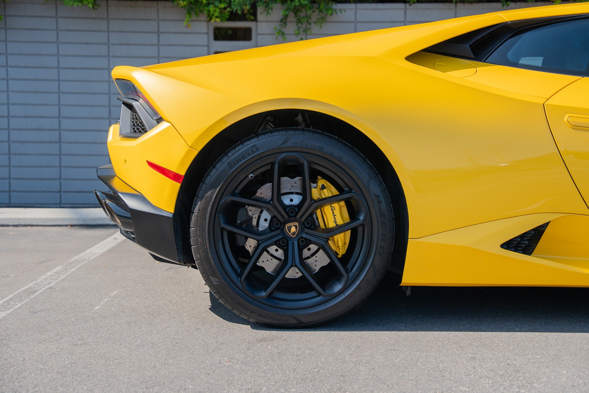 2018 Lamborghini Huracan LP 580-2 photo 4