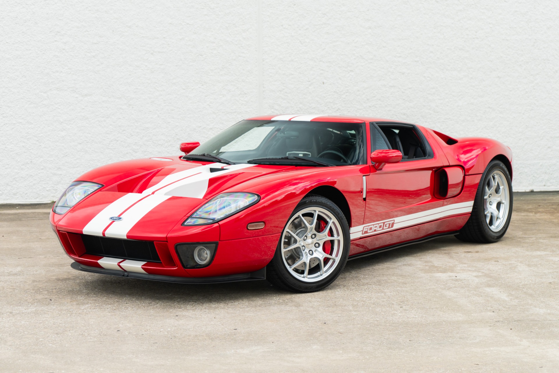 2005 Ford GT -'s photo