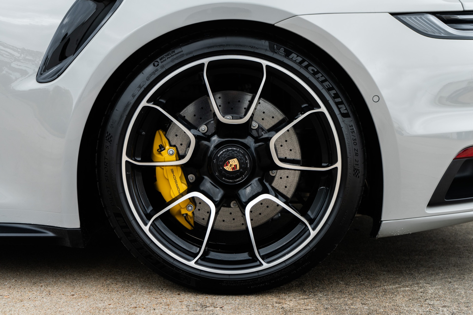 2023 Porsche 911 Turbo S - Photo 35