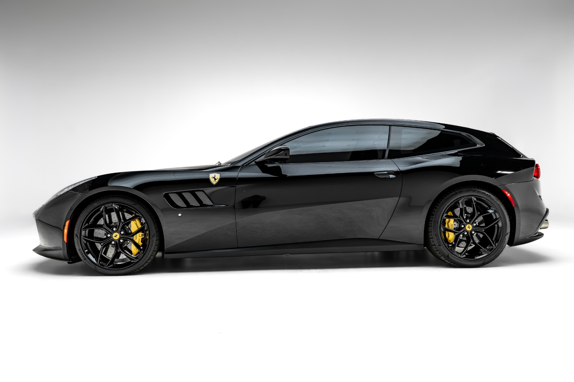 2018 Ferrari GTC4 Base - Photo 7