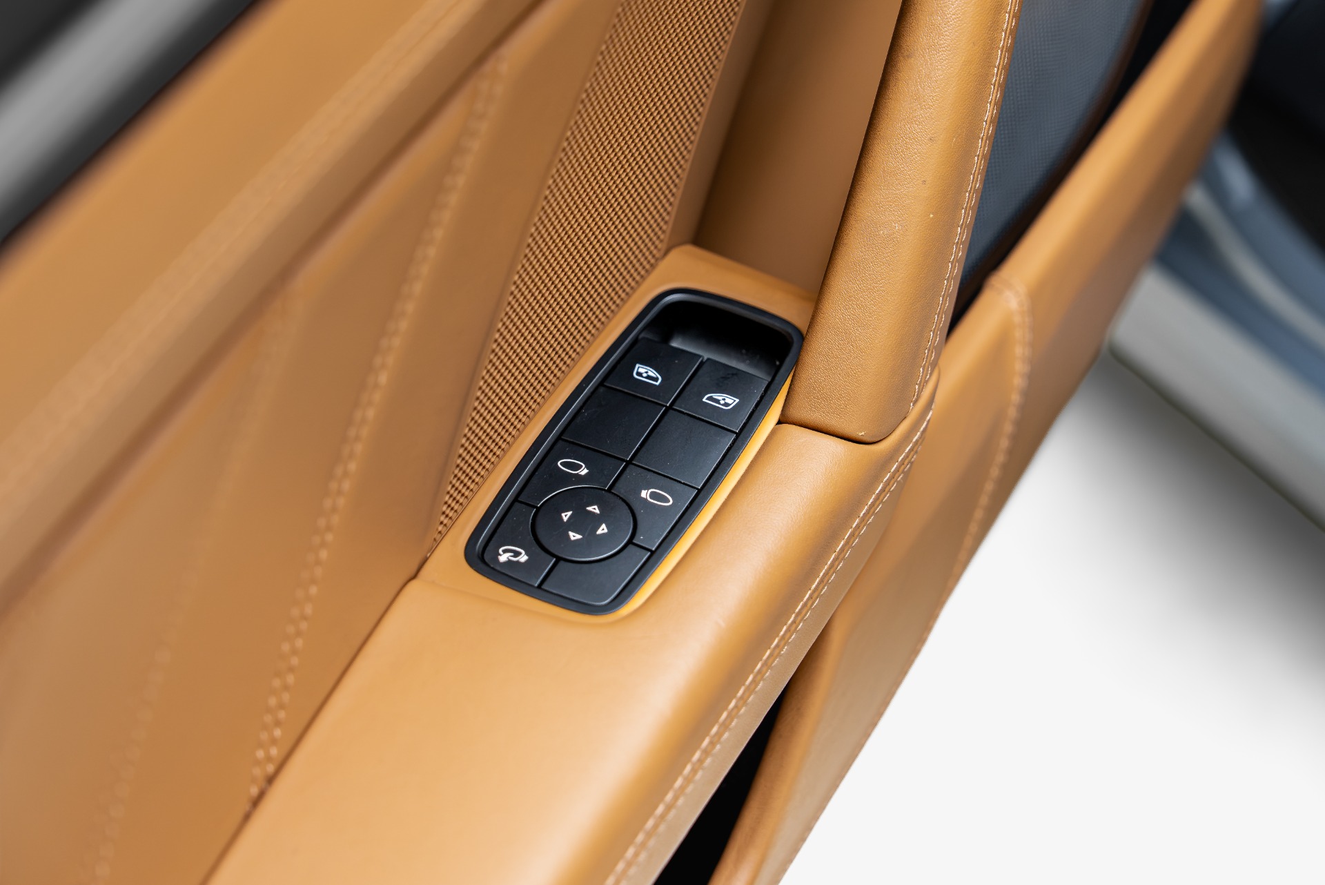 2023 Porsche 911 GTS - Photo 39