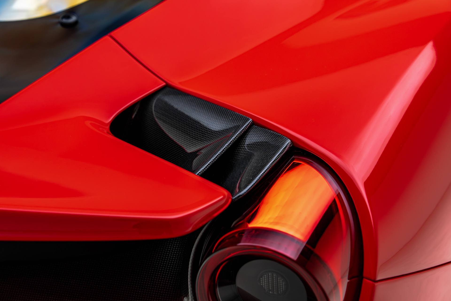 2019 Ferrari 488 Pista Base - Photo 29